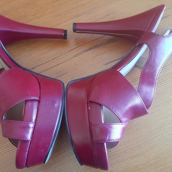 SEXY ❤ NINE WEST 8.5 wine Red Strappy platform Sandals slides Slingback - Picture 8 of 8
